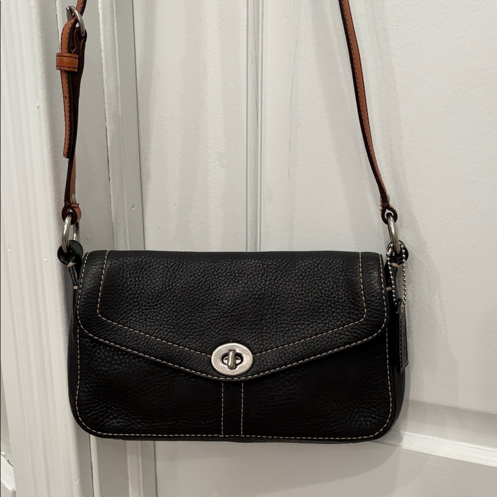 Y2K Coach Chelsea Turnlock Crossbody Bag Black Pebbled Leather